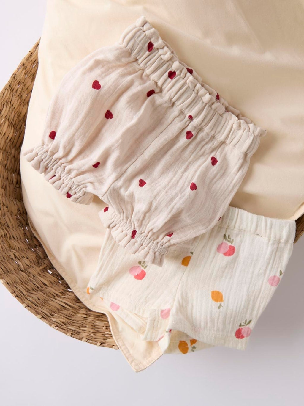 Baby short HENNIA Buttercream Regular Fit