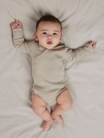 Baby romper 2P LS WRAP SOLID Pure Cashmere w/ Bright White