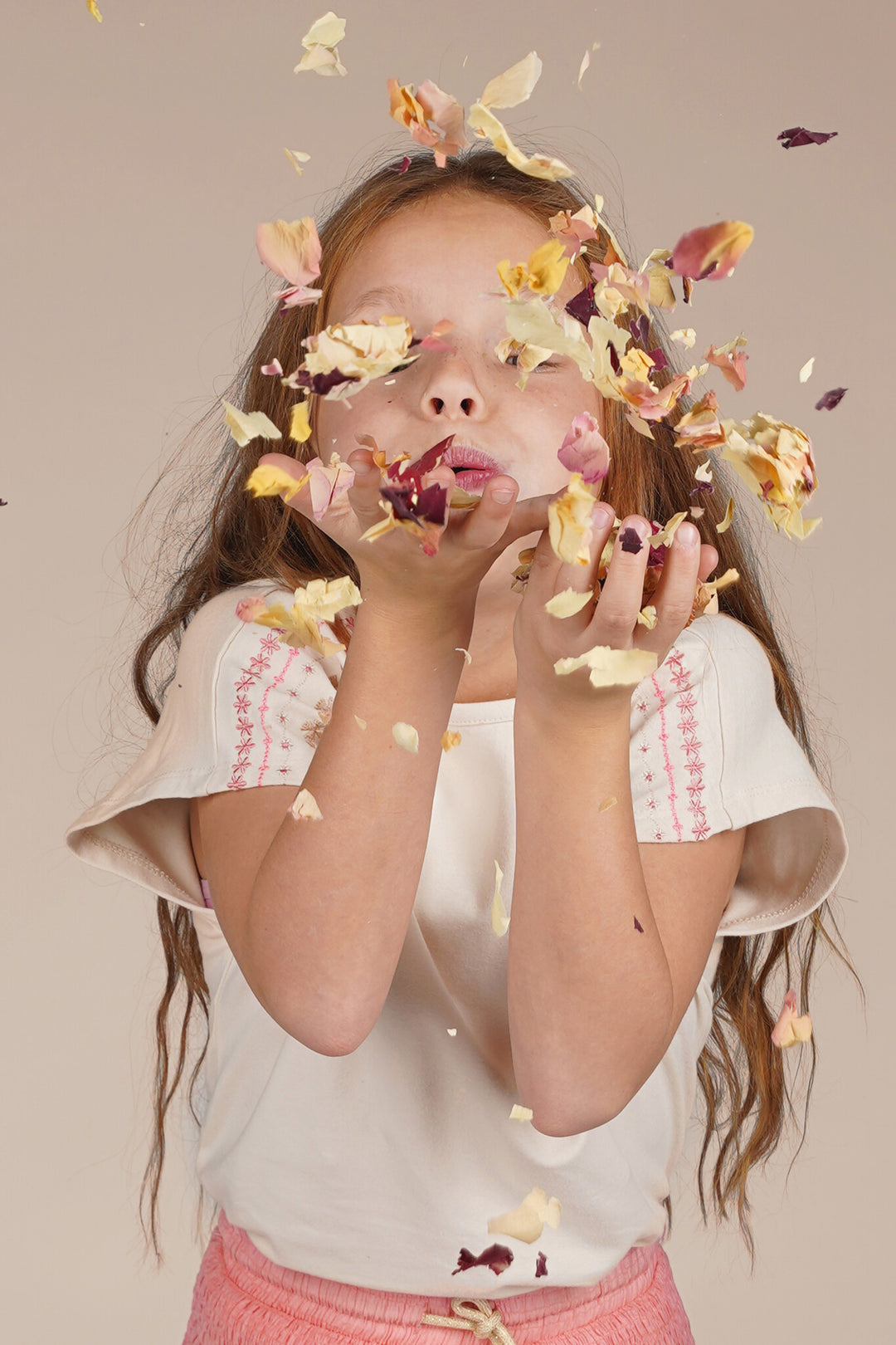 T-Shirt Kaby mit bestickten Schultern Perlmutt Elfenbein