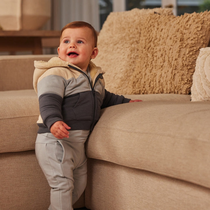 Vest Pebble - 02 Boys frosty friends