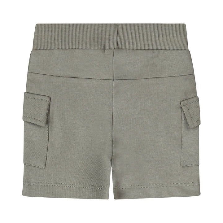 Kurz Staubgrün - 05 Jungen springen herum