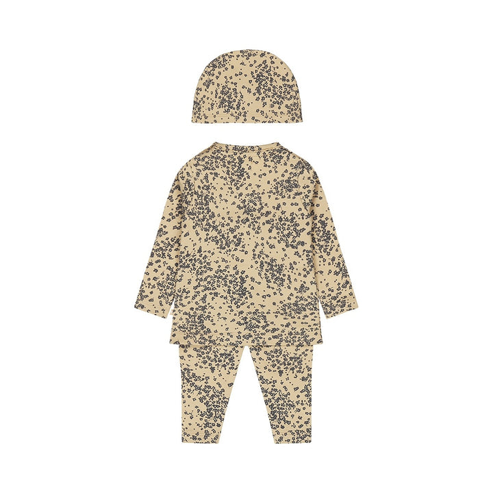 2 - Delig setje + mutsje Dark sand - love