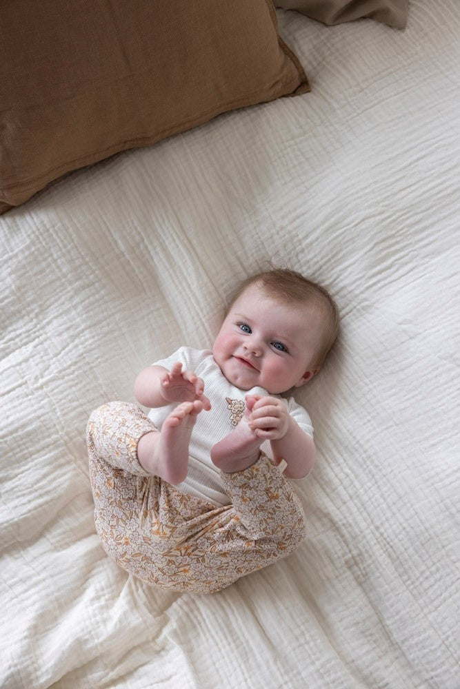 Hose Creme - Flower Field