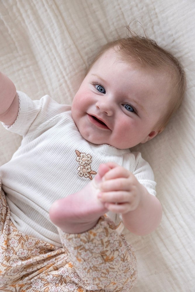 Hose Creme - Flower Field