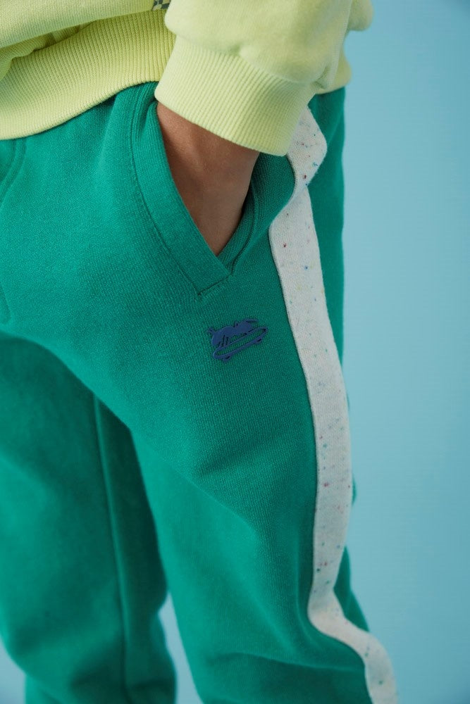 Sweater Geel - Explore More