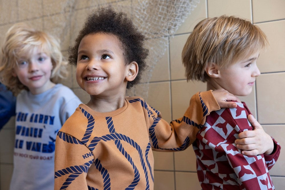 Sweater Hazelnoot - Waves and Whales