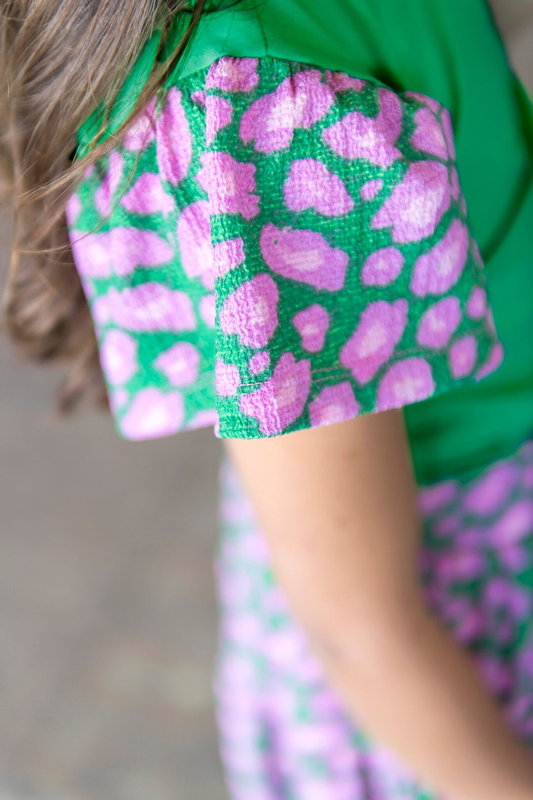 Kinder T-Shirt Thessa T-Shirt mit bedruckten Ärmeln Jelly Bean